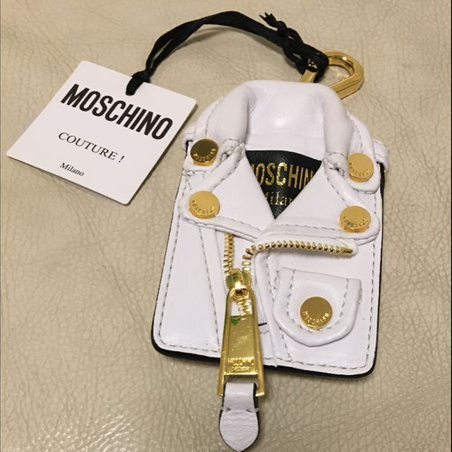 MOSCHINO(モスキーノ)の【新品】激安 MOSCHINO COUTURE ライダースジャケットキーホルダー レディースのファッション小物(その他)の商品写真