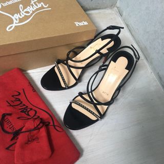 クリスチャンルブタン(Christian Louboutin)の専用商品です。新品 クリスチャン ルブタン スタッズヌードサンダル(サンダル)