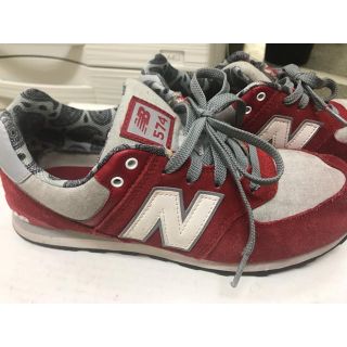 ニューバランス(New Balance)のニューバランス574 赤グレーペイズリー柄24.5センチLサイズ(スニーカー)