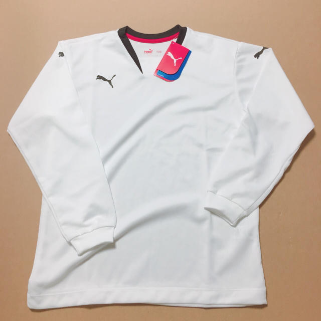PUMA(プーマ)のPUMA プーマプラクティスウエア  キッズ150 長袖 白  新品  スポーツ/アウトドアのサッカー/フットサル(ウェア)の商品写真