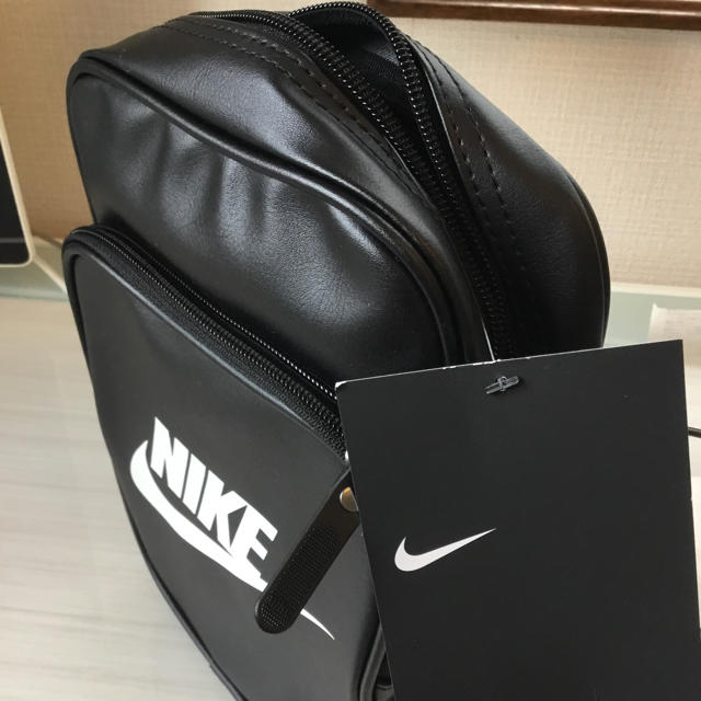 NIKE(ナイキ)のNIKE ショルダーバッグ 長さ調節可能 【新品 タグ付き】送料込み☆ レディースのバッグ(ショルダーバッグ)の商品写真