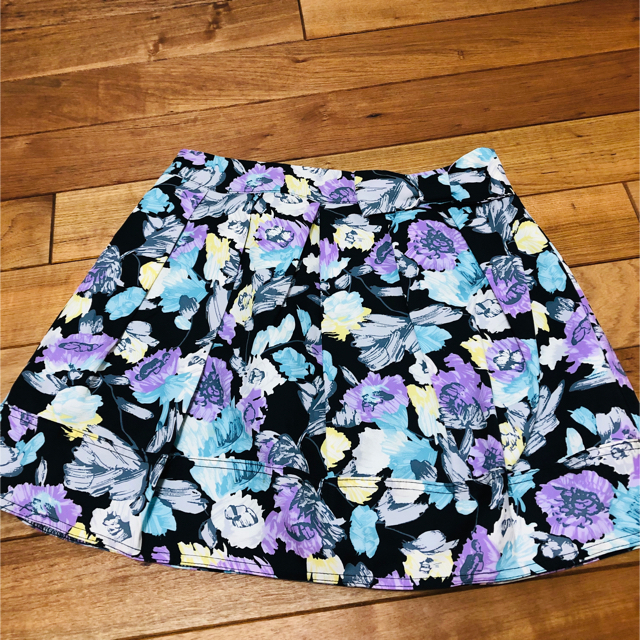 UNRELISH(アンレリッシュ)のUNRELISH☆*°花柄スカート☆*° レディースのスカート(ミニスカート)の商品写真
