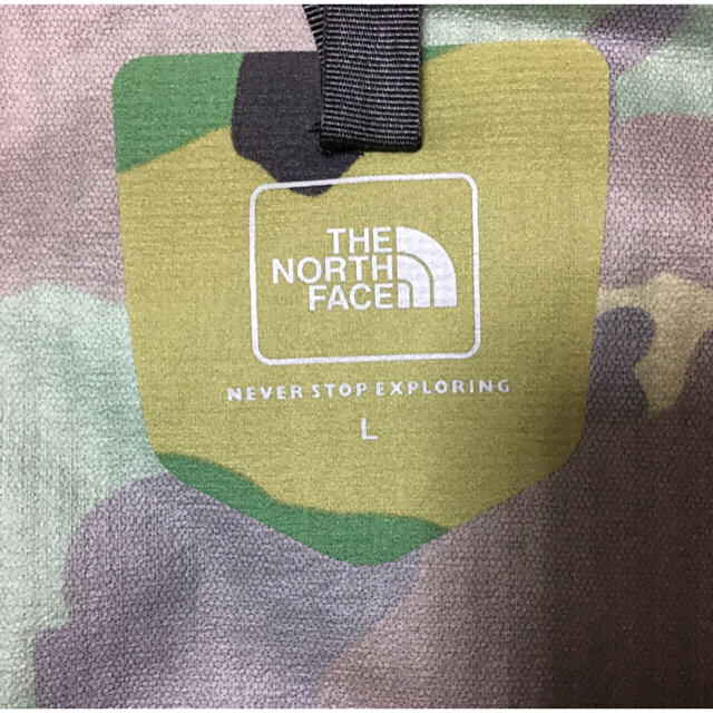 THE NORTH FACE(ザノースフェイス)の試着程度ノースフェイス迷彩ジャケット メンズのジャケット/アウター(ナイロンジャケット)の商品写真