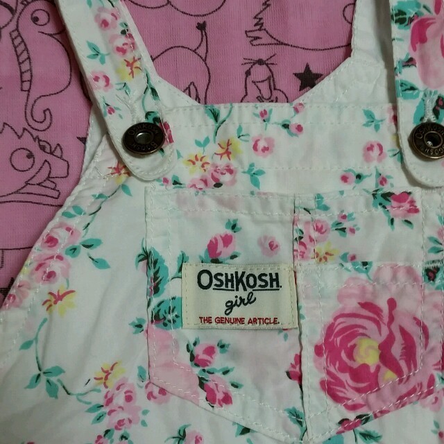 OshKosh(オシュコシュ)のオシュコシュ 花柄ジャンパースカート キッズ/ベビー/マタニティのキッズ服女の子用(90cm~)(その他)の商品写真