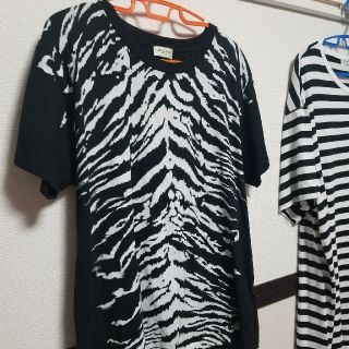 サンローラン(SAINT LAURENT)のSAINT LAURENT　サンローラン　タイガー　Tシャツ　送料無料(Tシャツ/カットソー(半袖/袖なし))