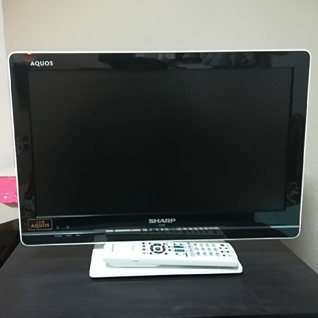 SHARP(シャープ)の19型液晶テレビAQUOS【SHARP LC-19K7】 スマホ/家電/カメラのテレビ/映像機器(テレビ)の商品写真