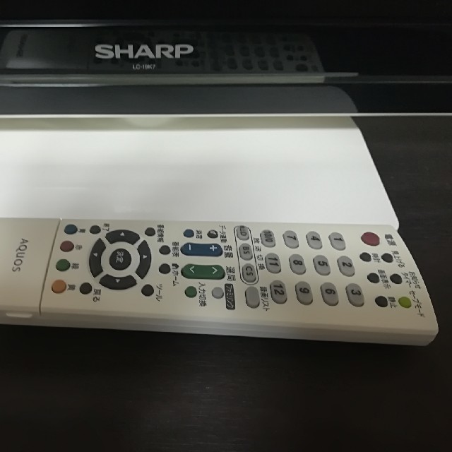 SHARP(シャープ)の19型液晶テレビAQUOS【SHARP LC-19K7】 スマホ/家電/カメラのテレビ/映像機器(テレビ)の商品写真