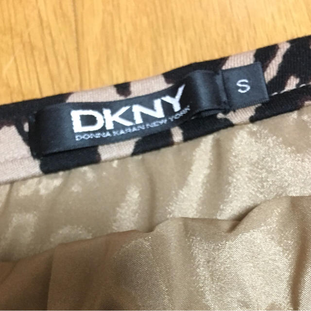 DKNY(ダナキャランニューヨーク)のDKNY 膝丈タイトスカート レディースのスカート(ひざ丈スカート)の商品写真
