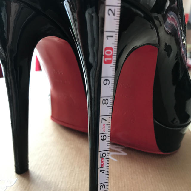 Christian Louboutin(クリスチャンルブタン)のクリスチャン.ルブタン👠ヒール👠37未使用 レディースの靴/シューズ(ハイヒール/パンプス)の商品写真