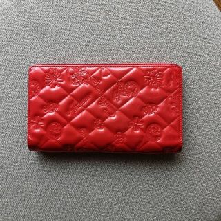 シャネル(CHANEL)のCHANEL　ロゴチャーム　長財布　コーラルレッド(長財布)