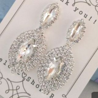 ティアドロップ　大粒ビジュー　ピアス(ピアス)