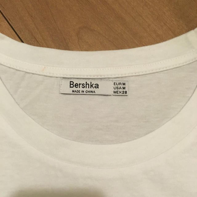 Bershka(ベルシュカ)の格安ワンコイン！新品未使用★Bershka Tシャツ♪ レディースのトップス(Tシャツ(半袖/袖なし))の商品写真