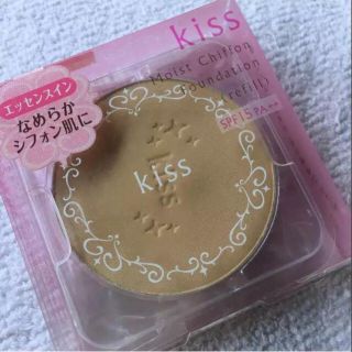 イセハン(伊勢半)の新品未開封！キス モイストシフォンファンデーション 01 ライトオークル(ファンデーション)