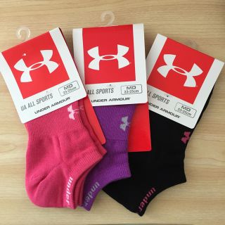 アンダーアーマー(UNDER ARMOUR)のUNDER ARMOUR レディースソックス 23-25 3足セット(ソックス)