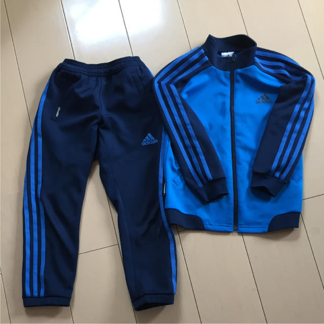 adidas(アディダス)のadidasジャージ上下120 キッズ/ベビー/マタニティのキッズ服男の子用(90cm~)(その他)の商品写真