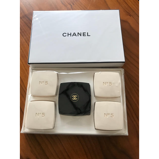 CHANEL(シャネル)のCHANEL 石けんセット コスメ/美容のボディケア(ボディソープ/石鹸)の商品写真