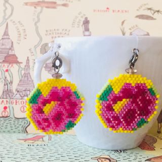 マライカ(MALAIKA)の東南アジア モン族 刺繍 柄 イヤリング・ピアス(イヤリング)