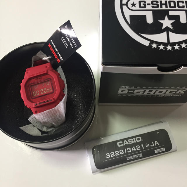 G-SHOCK(ジーショック)のG-shock Dw5635 35anniversary red-out メンズの時計(腕時計(デジタル))の商品写真