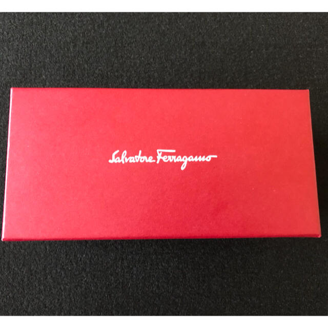 Salvatore Ferragamo(サルヴァトーレフェラガモ)のSalvatore Ferragamo サングラスケース レディースのファッション小物(サングラス/メガネ)の商品写真