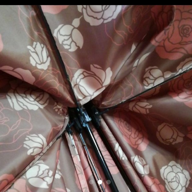 Yves Saint Laurent Beaute(イヴサンローランボーテ)のありぽん様専用です❤️　イヴ・サンローラン★雨傘 レディースのファッション小物(傘)の商品写真