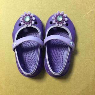 クロックス(crocs)のクロックス ビジュー付きサンダル 4c 12センチ(サンダル)