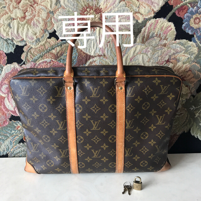 LOUIS VUITTON(ルイヴィトン)の専用です  Louis Vuitton  ポルトドキュマン ボヤージュ メンズのバッグ(ビジネスバッグ)の商品写真