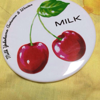 ミルク(MILK)のMILK横浜店限定缶バッチ(ブローチ/コサージュ)