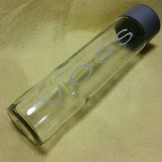 セレブ愛飲『VOSS』ヴォス スティル ウォーターの空瓶(ミネラルウォーター)