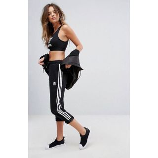 アディダス(adidas)の【 Lサイズ 】新品タグ付き 3ストライプ クロップド スウェットパンツ(クロップドパンツ)