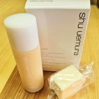 シュウウエムラ(shu uemura)の新品未使用送料込★スキンフィット コスメティック ウォーターファンデーション(ファンデーション)