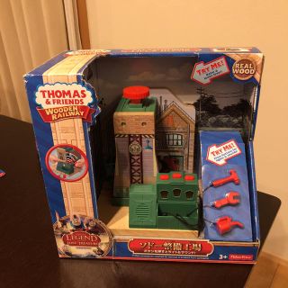 Fisher-Price - トーマス 木製 ソドー整備工場の通販 by にんじんNT's
