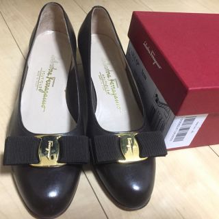 フェラガモ(Ferragamo)のフェラガモ  ヴァラ 23㎝の方向け(ハイヒール/パンプス)