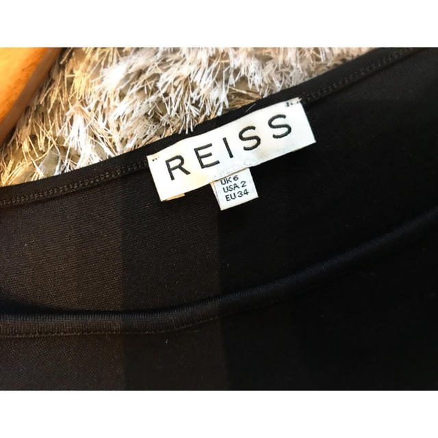 REISS(リース)のREISS ブラックドレス 英国キャサリン妃 レディースのワンピース(ひざ丈ワンピース)の商品写真