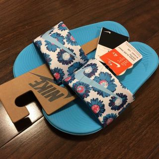 ナイキ(NIKE)の花柄ベナッシ23㎝ NIKEブルー(サンダル)