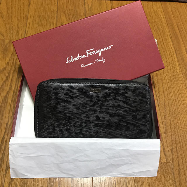 Salvatore Ferragamo(サルヴァトーレフェラガモ)の新品 フェラガモ 長財布 メンズのファッション小物(長財布)の商品写真