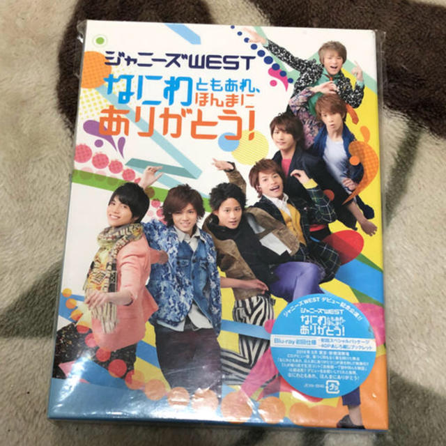 ジャニーズWEST(ジャニーズウエスト)のなにとも 初回限定盤ブルーレイ エンタメ/ホビーのDVD/ブルーレイ(ミュージック)の商品写真