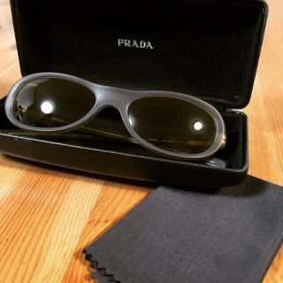 プラダ(PRADA)の美品 PRADA ブラウン系 サングラス オリーブ色(サングラス/メガネ)