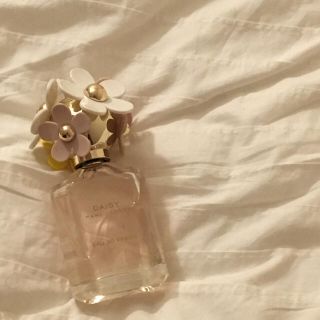 マークバイマークジェイコブス(MARC BY MARC JACOBS)のMARC JACOBS DAISY オーソーフレッシュ 75ml(香水(女性用))