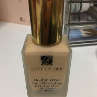 エスティローダー(Estee Lauder)の【取り置き金曜迄 】ダブルウェア 残量7割(ファンデーション)