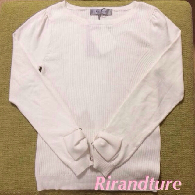 Rirandture(リランドチュール)のリボン袖 薄手ニット レディースのトップス(ニット/セーター)の商品写真