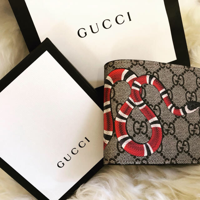 Gucci(グッチ)のGUCCI スネーク 折財布 シリアルナンバーあり メンズのファッション小物(折り財布)の商品写真