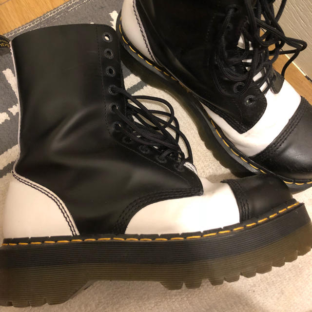 Dr.Martens(ドクターマーチン)のりょうた様専用  Dr.Martin 10ホール レザー切り替え クレイジーボム メンズの靴/シューズ(ブーツ)の商品写真