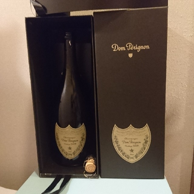 Dom Pérignon(ドンペリニヨン)のドン・ペリニヨン マグナム箱付き空瓶！ 食品/飲料/酒の酒(シャンパン/スパークリングワイン)の商品写真