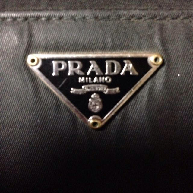 PRADA(プラダ)のプラダ正規品折財布 レディースのファッション小物(財布)の商品写真