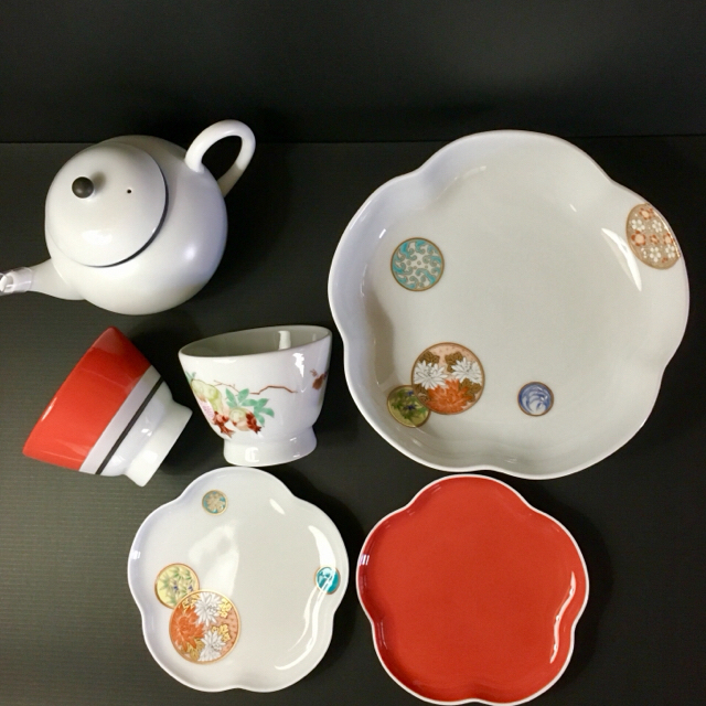 世界的に有名な - 香蘭社 お値下げ寿赤絵 6品セット ピッコロ ポット 祝い皿 梅型鉢 食器