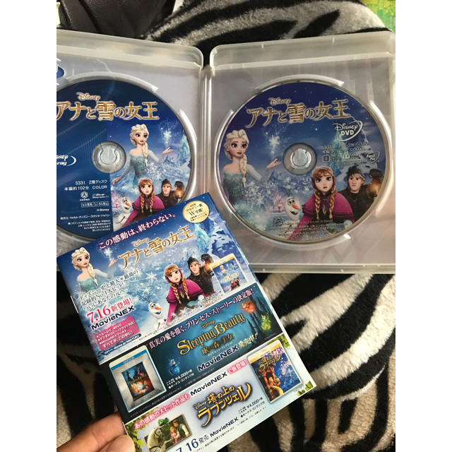 Disney(ディズニー)の初回限定盤 アナと雪の女王ブルーレイ、DVD エンタメ/ホビーのDVD/ブルーレイ(外国映画)の商品写真