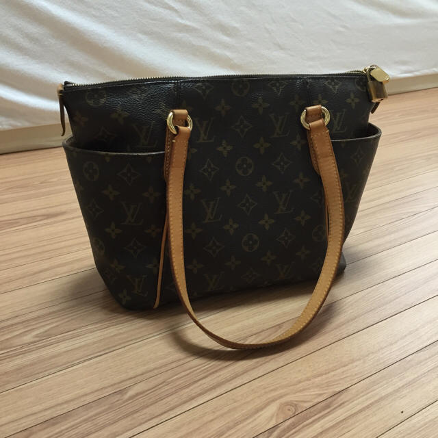 LV トータリー バック