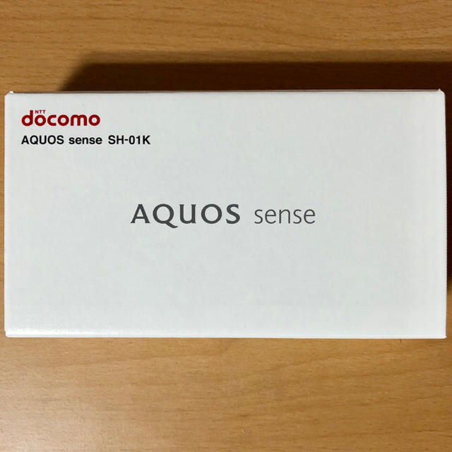 SHARP(シャープ)のSIMフリー docomo AQUOS sense SH-01K ラベンダー 紫 スマホ/家電/カメラのスマートフォン/携帯電話(スマートフォン本体)の商品写真