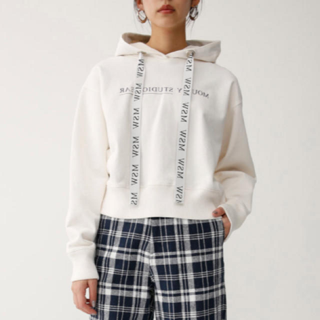 moussy(マウジー)の【新品・未開封】新作 人気パーカー レディースのトップス(パーカー)の商品写真