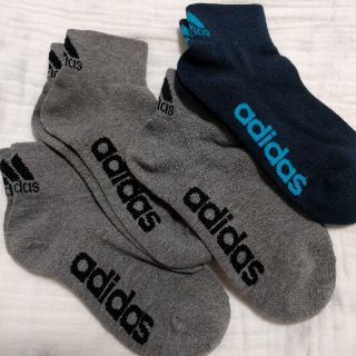 アディダス(adidas)のはるもぐ様専用　グレー3足、濃紺1足　adidas　靴下　4足セット(靴下/タイツ)